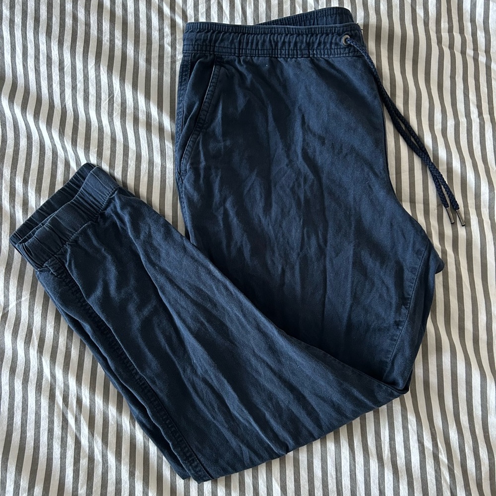 🐧 2/$15 Men's GAP Navy Jogger Pants